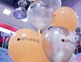Презентация официального старта продаж iPhone 8 и 8+ совместно с сетью магазинов электроники «Мечта»