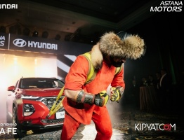 Сергей Цырульников вытянул новый Hyundai Santa Fe на глазах у Посла Южной Кореи